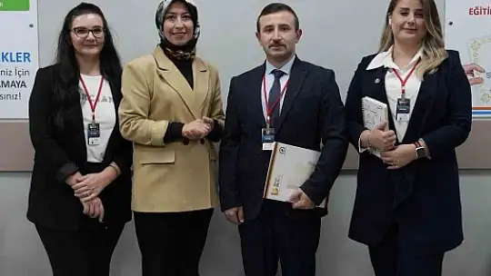 Düzce İş Kulübü, iş veren ile işçi arasında köprü oluyor