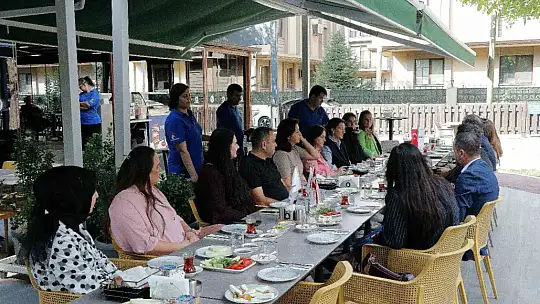Düzce iş kulübü kurum ve kuruluşlarla diyalog sağlıyor