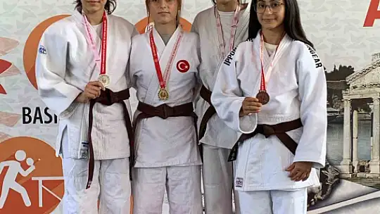Düzce'nin Judocuları Türkiye üçüncüsü oldu