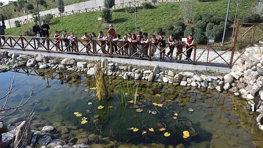Düzce Üniversitesi botanik bahçesine miniklerden ziyaret