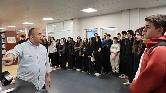 Düzce Üniversitesi kütüphanesinde araştırma yaptılar