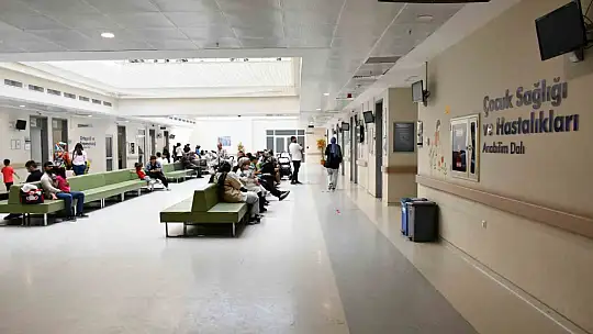 Düzce Üniversitesi minik kalplerin yanında