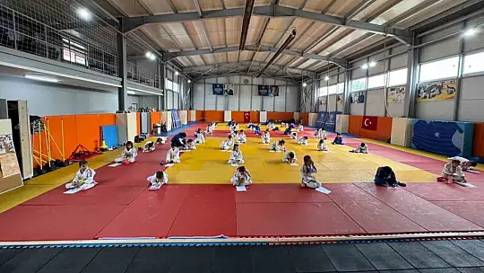 Düzceli judoculardan gururlandıran başarı