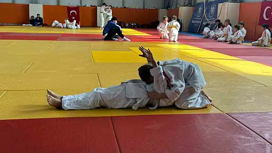 Düzceli judoculardan gururlandıran başarı
