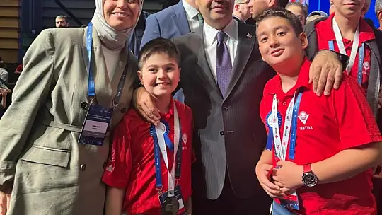 Düzceli öğrenciler Türkiye derecesi elde etti