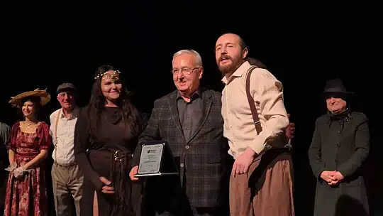 Düzceli tiyatrocular uzun yıllar sonra bu oyun ile sahneye çıktı