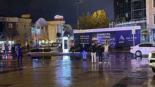 Düzceliler 26 yıl önceki depremde hayatını kaybedenleri andı