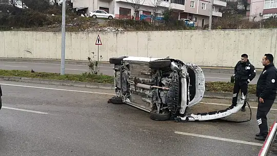 Kontrolden çıkıp karşı şeride devrildi