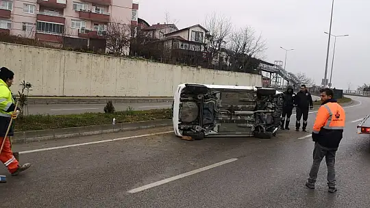 Kontrolden çıkıp karşı şeride devrildi
