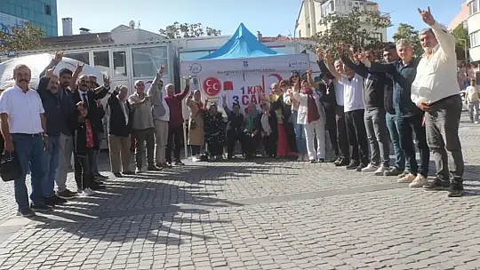 Edremit'te MHP'den kan bağış kampanyası ile Kızılay'a destek