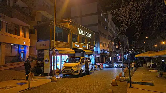 Eğlence mekanına silahlı saldırı: 2 yaralı