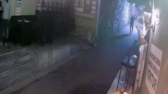 Eğlence mekanına silahlı saldırı: 2 yaralı