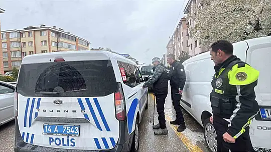 Ehliyeti iptal edilen sürücü yaşlı kadına çarptı