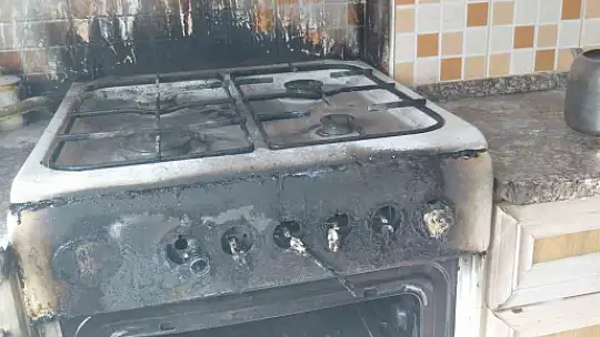 Elektrik prizinden çıkan yangın korkuttu