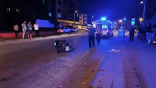 Elektrikli bisiklet ile motosiklet çarpıştı: 1 ağır yaralı