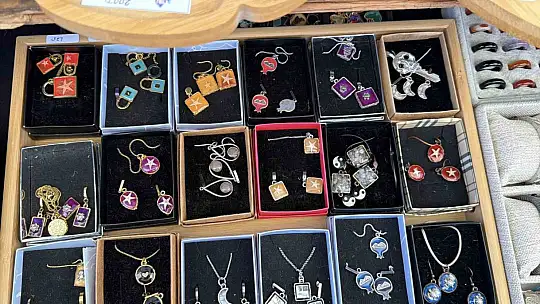 Emekli oldu hobisini dükkana yansıttı