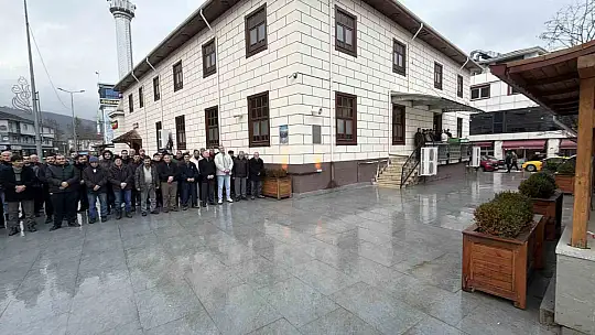 Emekli polisin öldürdüğü karısı son yolculuğuna uğurlandı