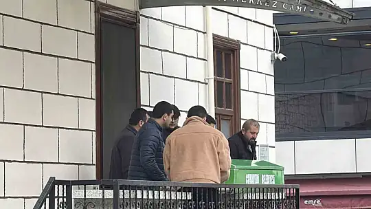 Emekli polisin öldürdüğü karısı son yolculuğuna uğurlandı