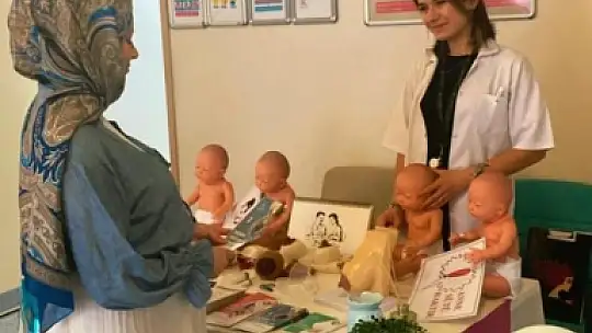 Emzirmeye dair farkındalık standı açtılar