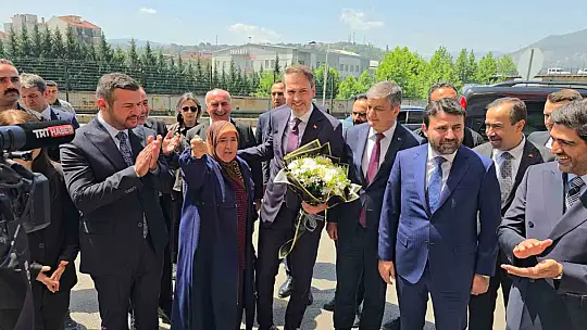 Enerji ve Tabii Kaynaklar Bakanı Alparslan Bayraktar'dan Karabük Belediyesine ziyaret
