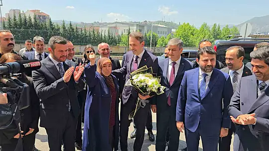 Enerji ve Tabii Kaynaklar Bakanı Alparslan Bayraktar'dan Karabük Belediyesine ziyaret