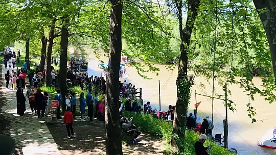 Binlerce insan şenliğe akın etti