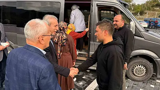 Eski Tarım Bakanı Mehdi Eker safran hasadı yaptı