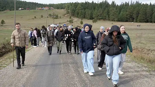 Eşsiz manzaraya sahip yaylada Cumhuriyet Bayramı coşkusu