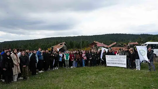 Eşsiz manzaraya sahip yaylada Cumhuriyet Bayramı coşkusu