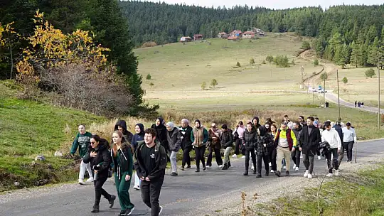 Eşsiz manzaraya sahip yaylada Cumhuriyet Bayramı coşkusu
