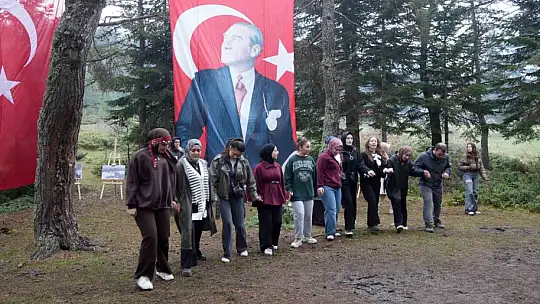 Eşsiz manzaraya sahip yaylada Cumhuriyet Bayramı coşkusu