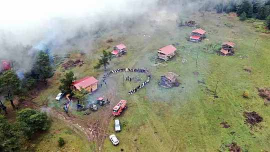 Eşsiz manzaraya sahip yaylada Cumhuriyet Bayramı coşkusu