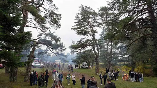 Eşsiz manzaraya sahip yaylada Cumhuriyet Bayramı coşkusu