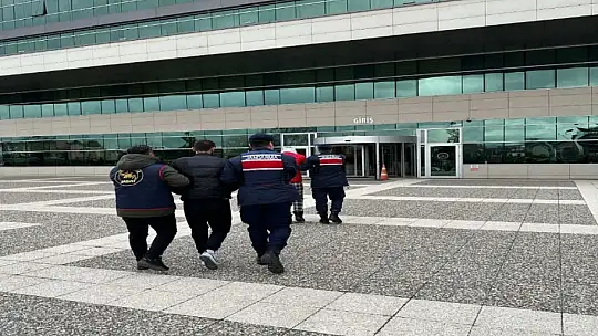 Evde buldukları her şeyi çaldılar: 2 tutuklama