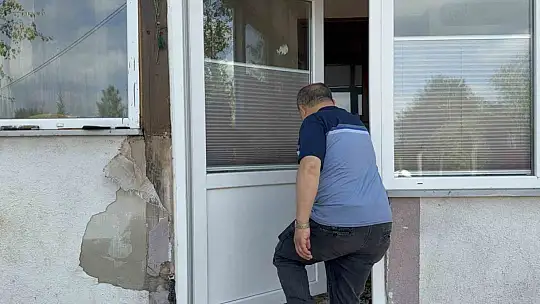 Evi 6'ncı kez yanarak kullanılamaz hale geldi