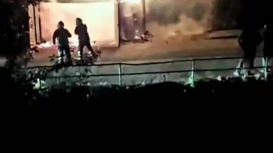 Evin önündeki garaj alevlere teslim oldu