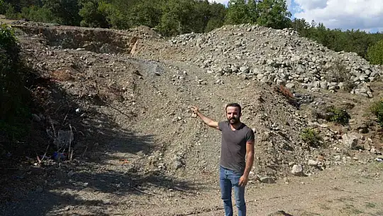 Evleri küle döndü, yardım parasıyla ev yaptırmak isterken konteynere mahkum oldular