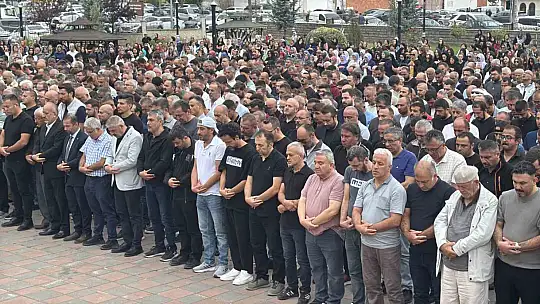 Feci kazada ölen çocuk gözyaşları arasında toprağa verildi