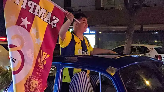 Fenerbahçe forması ile Galatasaray'ın şampiyonluğunu kutladılar