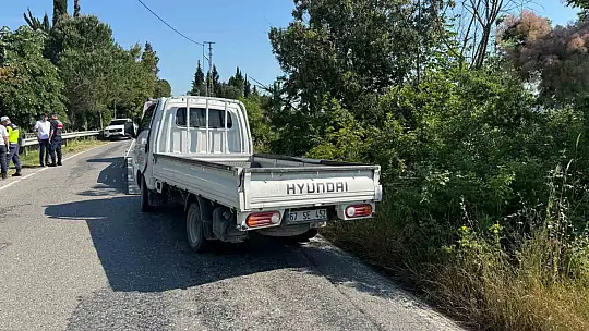 Freni boşalan kamyonet tarım aracına çarptı: 1 yaralı