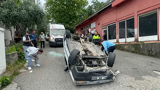 Freni boşalan Tofaş takla attı: 2 yaralı