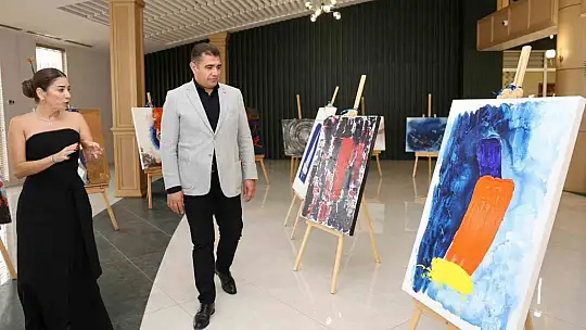 Gayret'i Aşk sergisi ilgi topladı