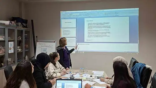 Gebe okulu programları devam ediyor