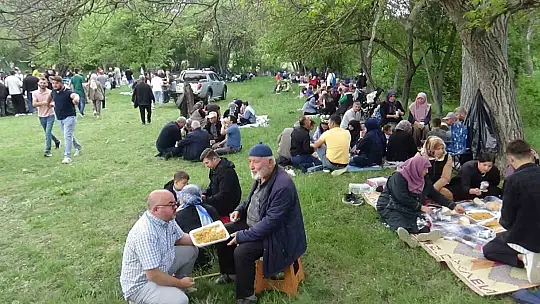 Geleneksel Hacet Bayramı için yarım ton et kavruldu