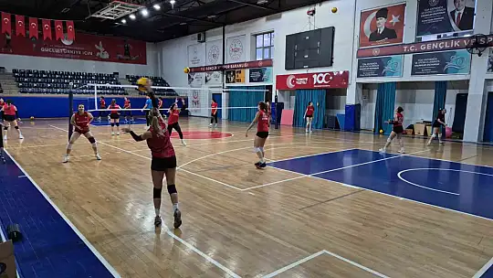 Gençlere örnek özverili sporcular