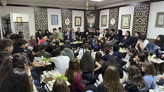 Gençlik temsilcileriyle bir araya geldi