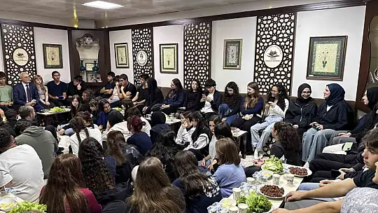 Gençlik temsilcileriyle bir araya geldi