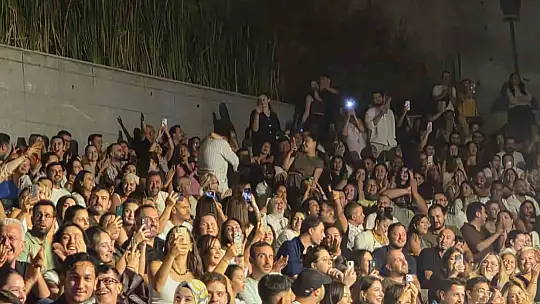 Gökhan Türkmen konserinde 9 evlilik teklifi