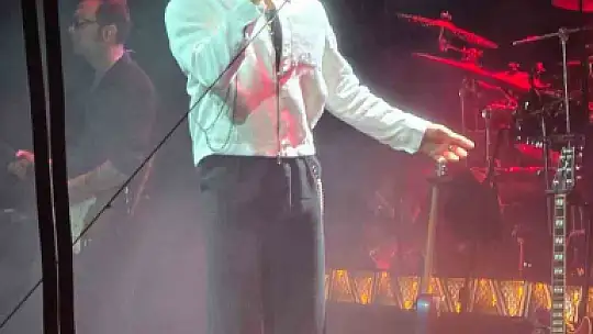Gökhan Türkmen konserinde 9 evlilik teklifi