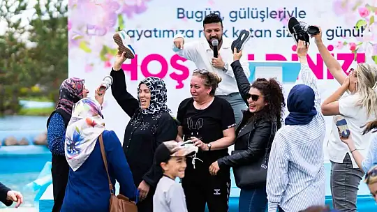 Gölbaşı'nda anneler günü kutlamaları renkli görüntülere sahne oldu
